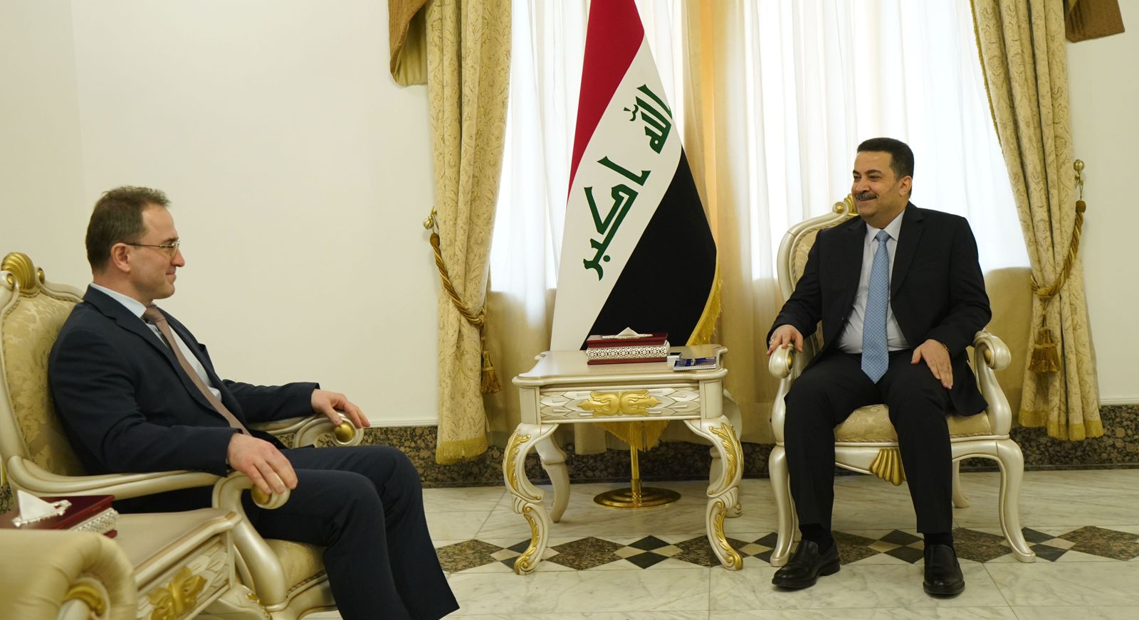 رئيس مجلس الوزراء المكلف السيد محمد شياع السوداني يستقبل السفير الروسي لدى العراق